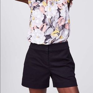 Loft Riveria size 4 4” inseam black shorts
